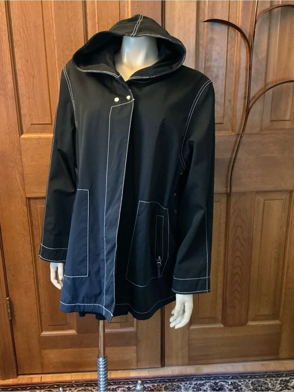 Vintage Larry Levine sport women’s Black Hooded white Contrast-Stitch raincoat.
